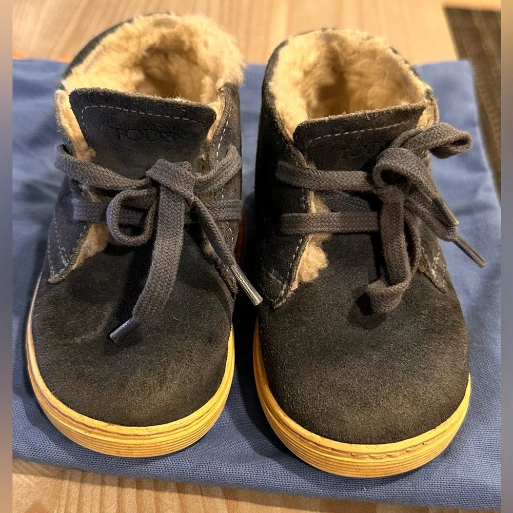 KIDS Tod’s Junior Periwinkle Blue Suede Fleece Boots - Size 7 Baby